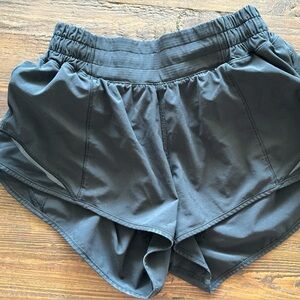Lululemon Hotty Hot Shorts | Size 4 | 2.5 inch Inseam